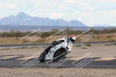 media/Nov-16-2025-Race Pace (Sun) [[8c5fa54630]]/Non Verified Riders (1st 20 Minutes)/5-Turn 15 (110pm)/